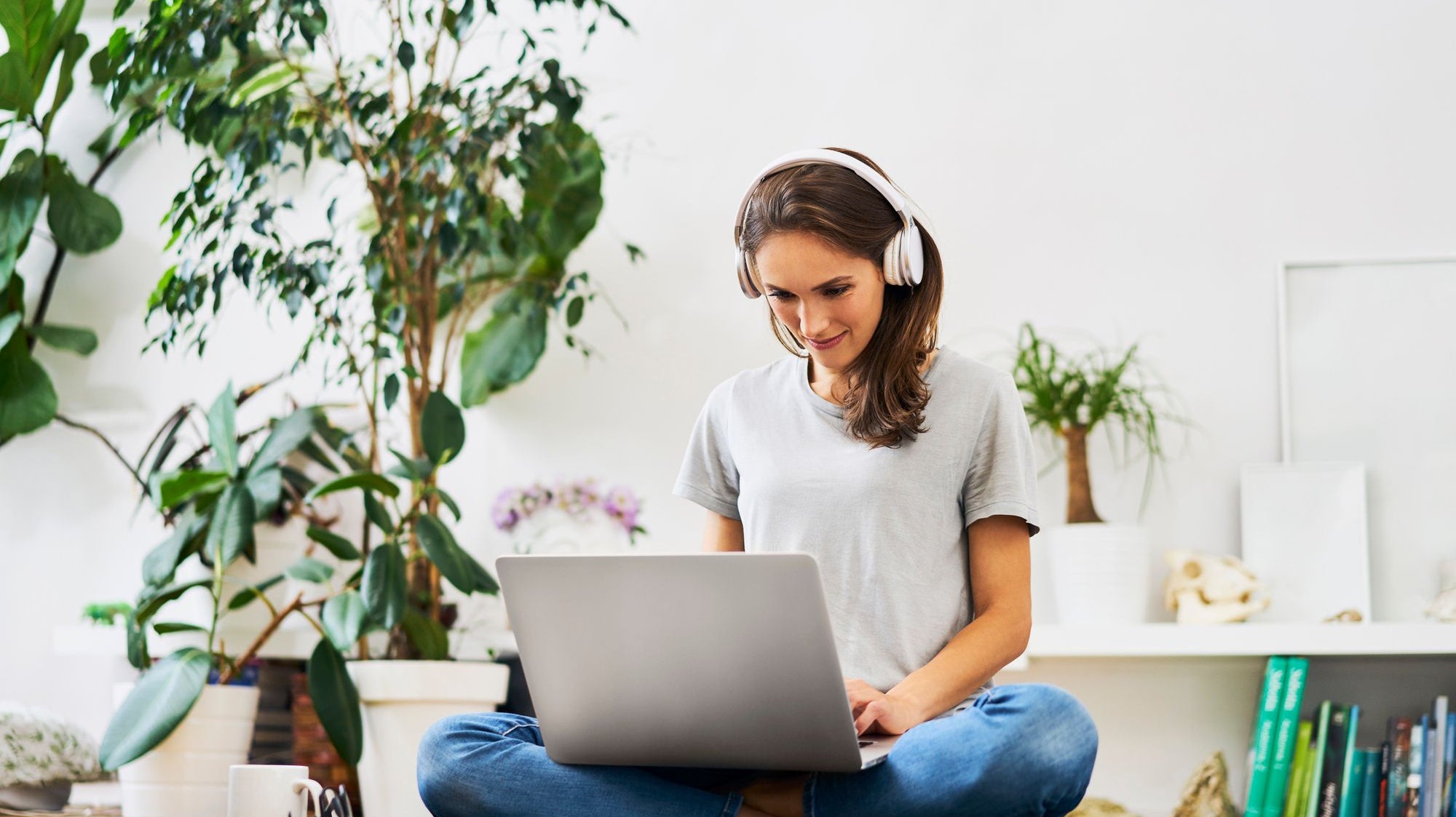 How to Travel and Work Remotely with Comfort