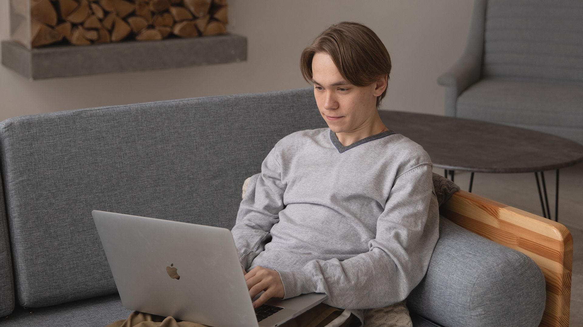 How to Organize Your Workspace at Home