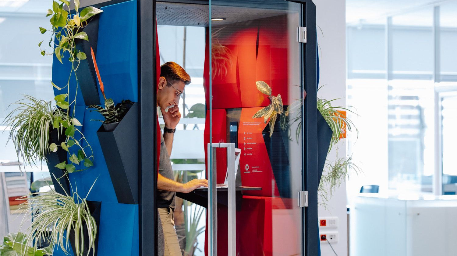 New Generation Acoustic Booths by Moonstera & Evapolar
