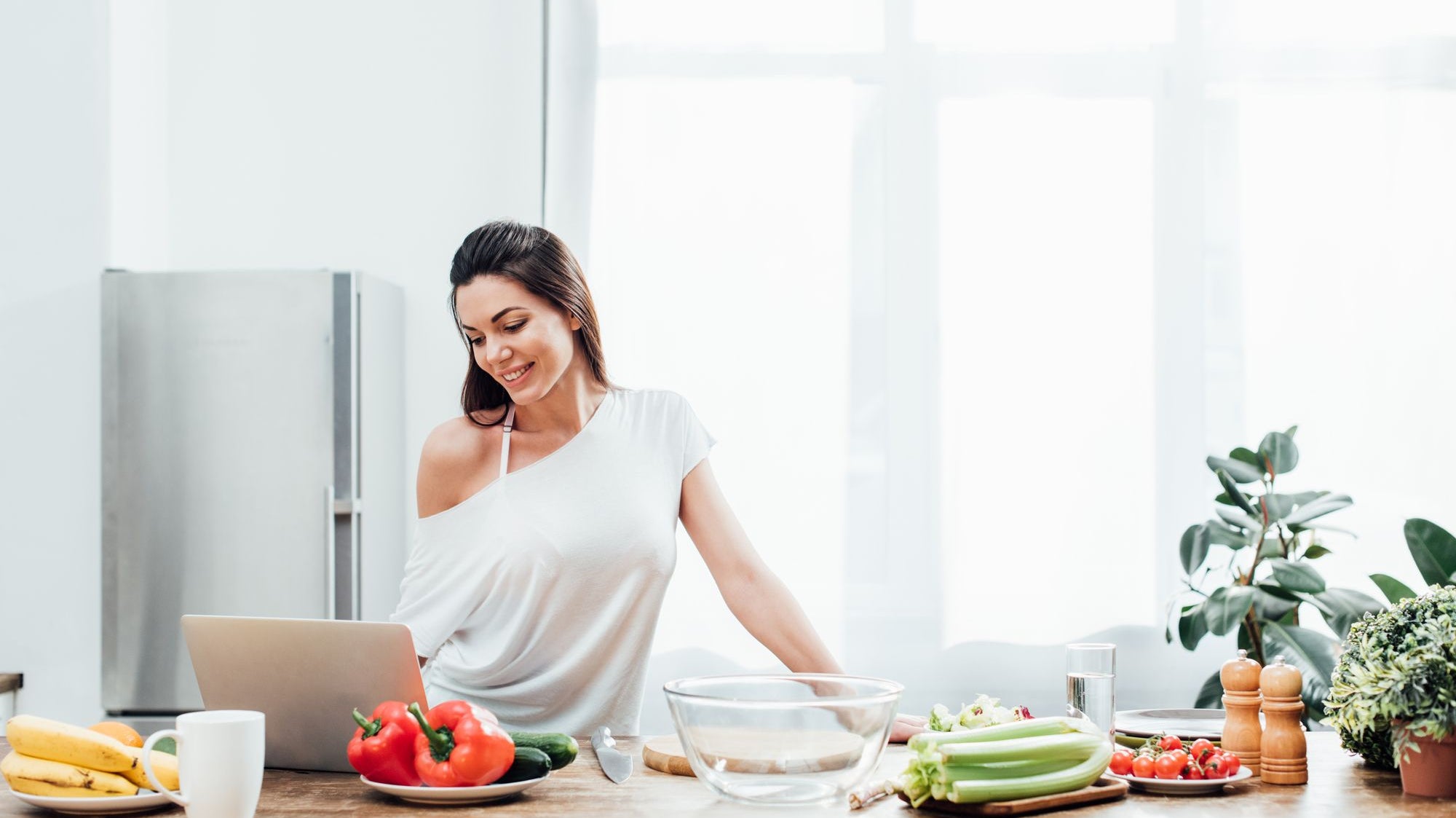 How to Cool a Kitchen In The Summer: 10 Simple Ideas